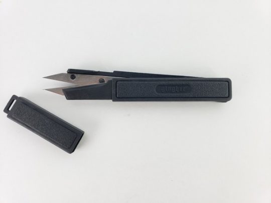 0487NS	Extra sharp-point black snips w/cap